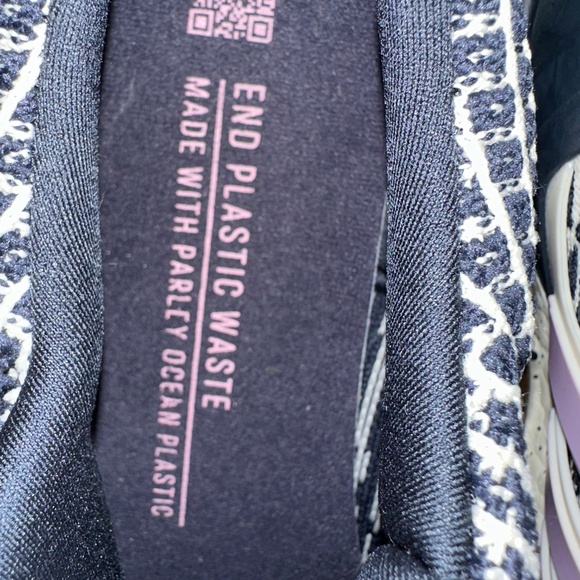 Adidas Ultra Boost Continental sneaker, 9,  CB2476 - Picture 7 of 9